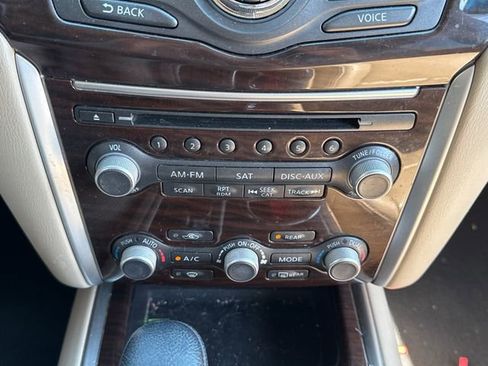 Used 2016 Nissan Pathfinder Platinum w/ Family Entertainment Package FWD image 33