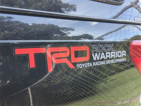 Used 2011 Toyota Tundra 4x4 Double Cab image 5