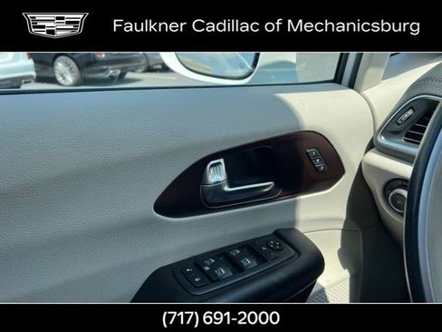 Used 2020 Chrysler Pacifica Limited w/ Advanced Safetytec Group FWD image 35