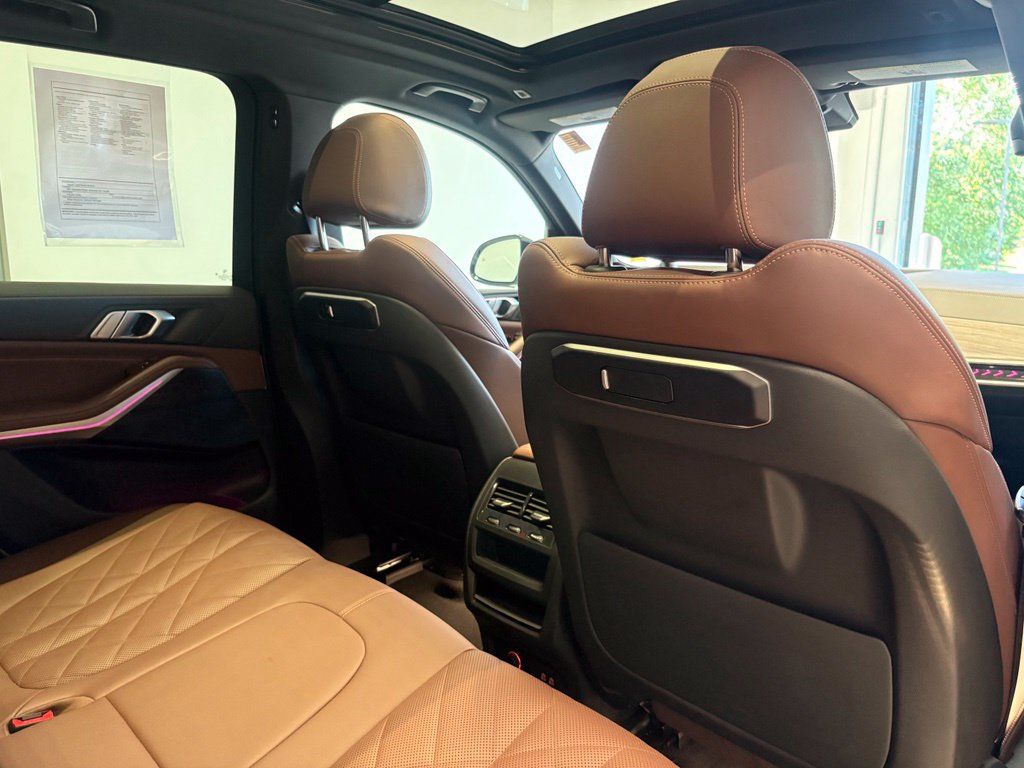 Used 2024 BMW X5 xDrive40i w/ M Sport Package AWD/4WD image 26