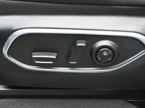 Used 2024 Jeep Wagoneer Series II w/ Premium Group I AWD/4WD image 11