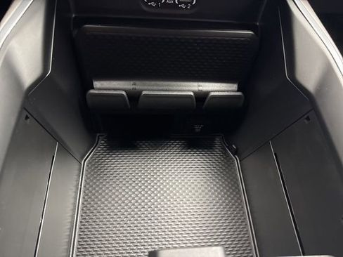 Used 2022 RAM 1500 Laramie w/ Sport Appearance Package image 23