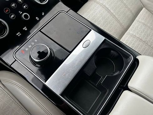 Used 2018 Land Rover Range Rover Velar R-Dynamic HSE image 16