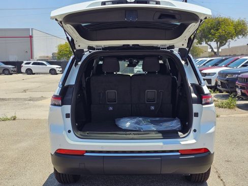 New 2026 Jeep Grand Cherokee L Laredo RWD image 7