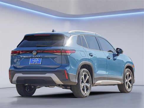 New 2025 Volkswagen Tiguan SE image 5