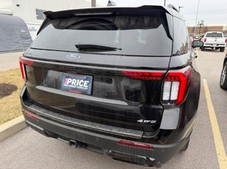 Used 2025 Ford Explorer ST-Line video 3