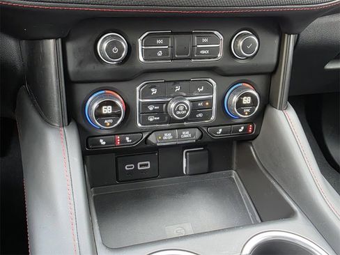 Used 2024 Chevrolet Suburban RST image 25