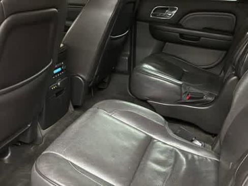 Used 2014 Cadillac Escalade ESV Platinum image 29