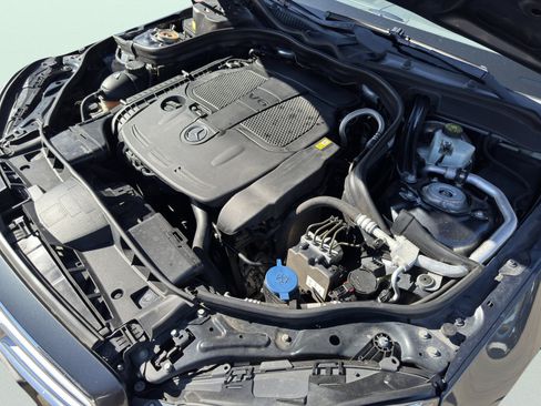Used 2014 Mercedes-Benz E 350 Sedan image 56