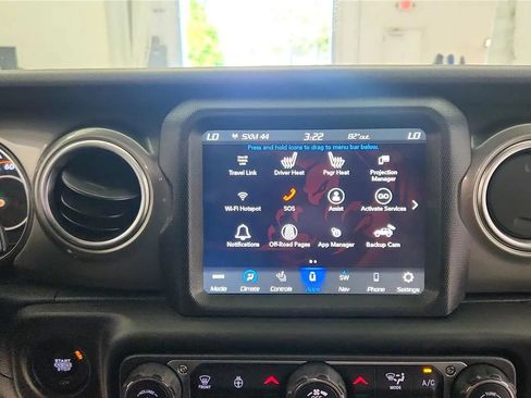 Used 2022 Jeep Wrangler Unlimited Sahara w/ Cold Weather Group AWD/4WD image 16