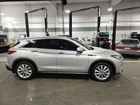 Used 2019 INFINITI QX50 Essential w/ Premium Audio Package FWD image 2