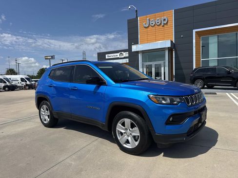 Used 2022 Jeep Compass Latitude AWD/4WD image 1