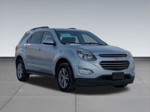 Used 2017 Chevrolet Equinox LT w/ Convenience Package image 8