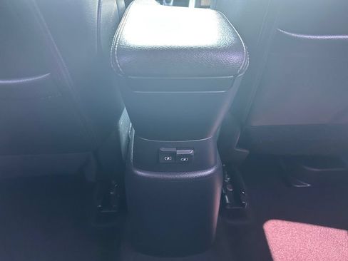 Used 2020 Nissan Kicks SR w/ SR Premium Package FWD image 25
