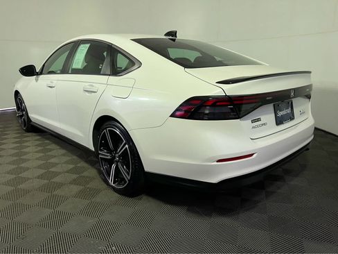 Used 2025 Honda Accord Sport image 5
