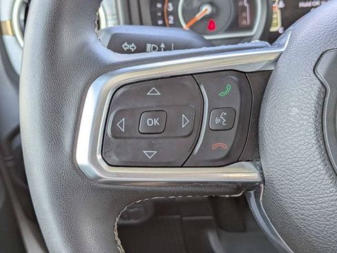 Used 2025 Jeep Wrangler Unlimited Sahara AWD/4WD image 26