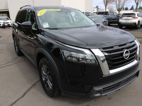 Used 2024 Nissan Pathfinder SV w/ SV Premium Package image 1
