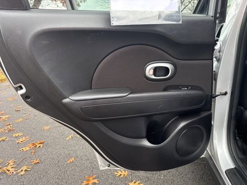 Used 2018 Kia Soul image 16