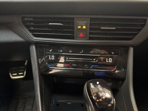 Used 2025 Volkswagen Jetta Sport FWD image 20