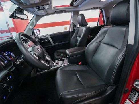 Used 2022 Toyota 4Runner Limited AWD/4WD image 11