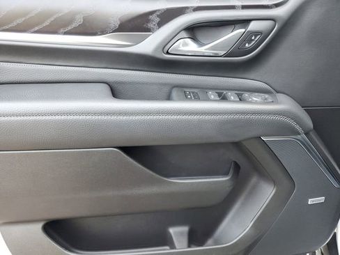 Used 2021 GMC Yukon XL Denali w/ Denali Premium Package image 16