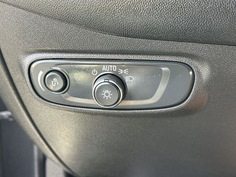 Used 2022 Chevrolet Equinox LS w/ LS Convenience Package image 28