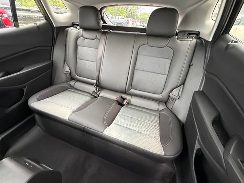 New 2026 Chevrolet Trax LT w/ Midnight Edition FWD image 15