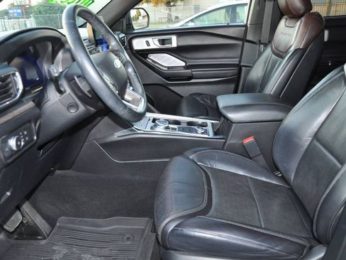 Used 2020 Ford Explorer Platinum w/ Premium Technology Package image 10