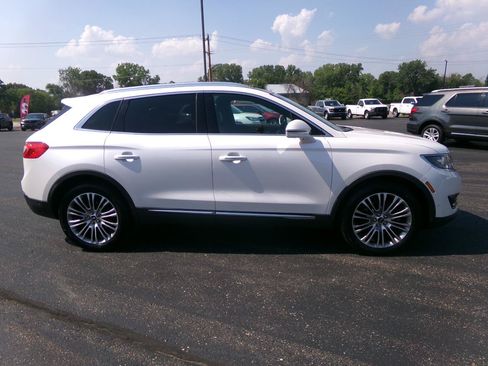 Used 2016 Lincoln MKX Reserve w/ Equipment Group 102A AWD/4WD image 2