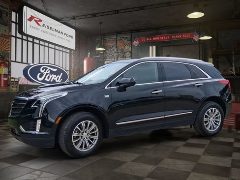 Used 2019 Cadillac XT5 Premium Luxury w/ Driver Assist Package FWD image 1