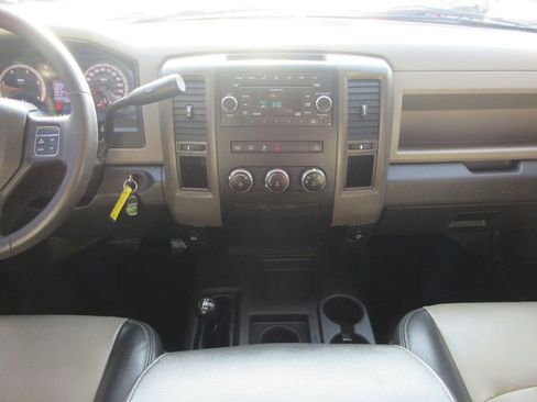 Used 2012 RAM 2500 ST w/ Chrome Appearance Group image 19