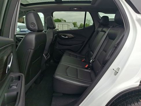 Used 2024 GMC Terrain SLT w/ Tech Package AWD/4WD image 11