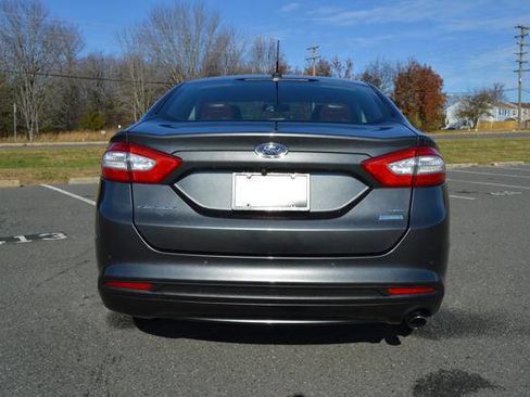 Used 2016 Ford Fusion SE w/ Equipment Group 202A image 7
