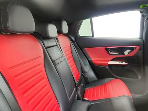 Used 2025 Mercedes-Benz GLC 300 4MATIC image 25