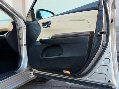 Used 2014 Toyota Avalon Limited image 65