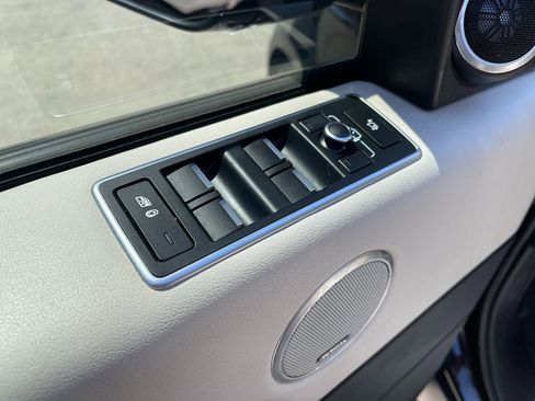 Used 2017 Land Rover Range Rover HSE AWD/4WD image 22