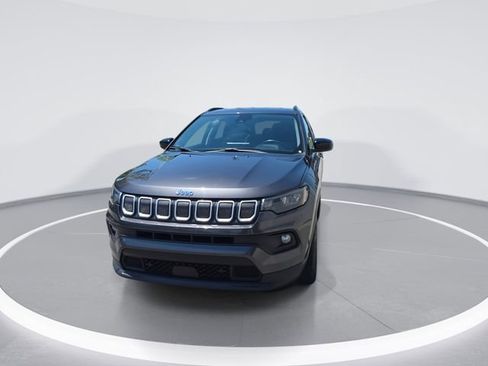 Used 2022 Jeep Compass Latitude AWD/4WD image 3