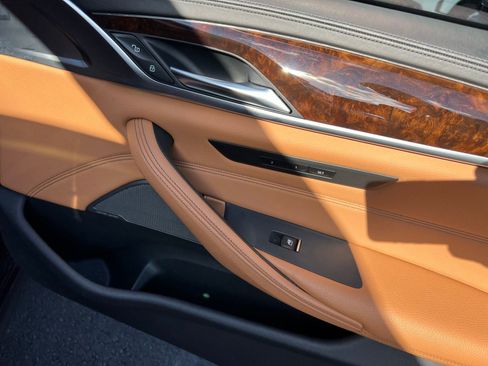 Used 2020 BMW M550i xDrive w/ Executive Package image 62