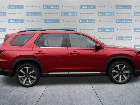 Used 2024 Honda Pilot Touring image 4