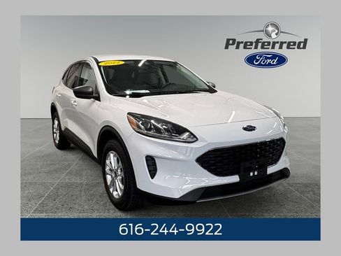 Used 2022 Ford Escape SE image 1