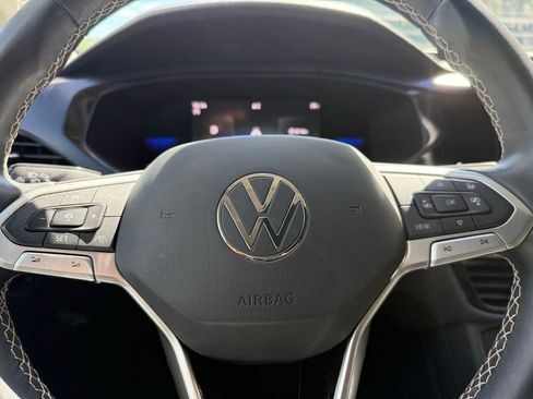 Used 2022 Volkswagen Taos SE image 20