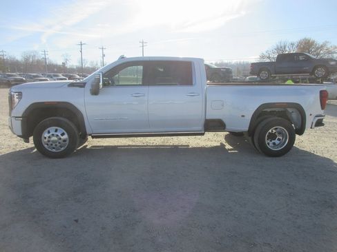 New 2026 GMC Sierra 3500 Denali Ultimate image 9