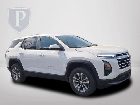 New 2027 Chevrolet Equinox LT FWD image 2