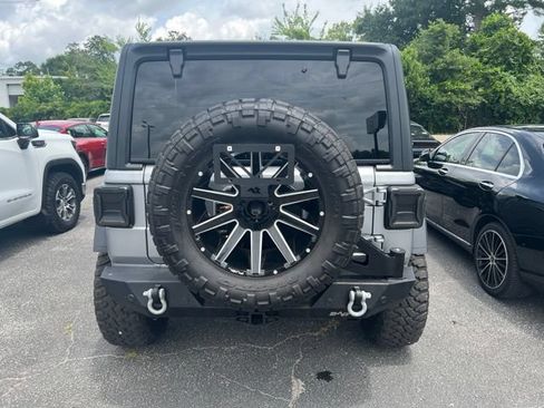 Used 2021 Jeep Wrangler Unlimited Rubicon AWD/4WD image 5