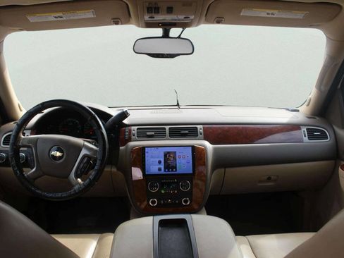 Used 2011 Chevrolet Tahoe LTZ image 5