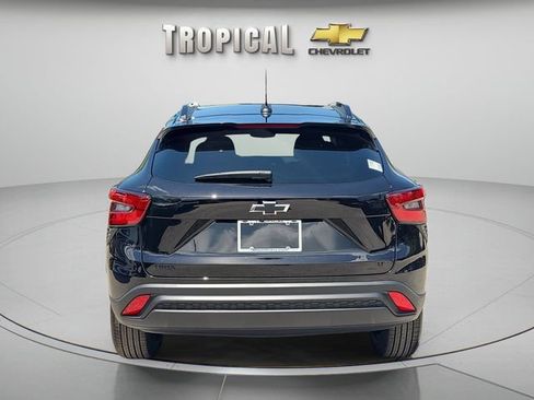 New 2026 Chevrolet Trax LT w/ Midnight Edition FWD image 4