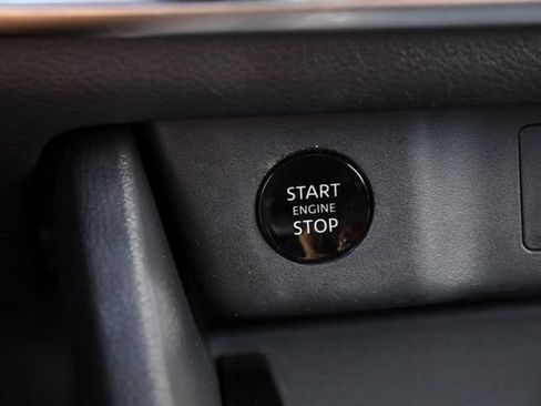Certified 2026 Nissan Rogue SV FWD image 15