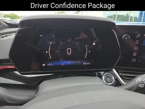 Used 2024 Chevrolet Trax RS w/ Driver Confidence Package FWD image 11