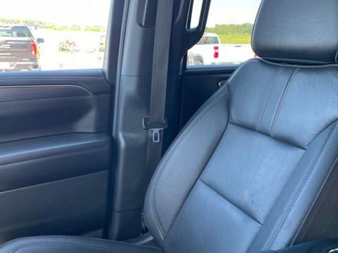 Used 2023 Chevrolet Suburban RST image 21