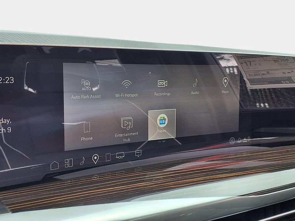 New 2026 Cadillac Escalade Luxury w/ LPO, Radiant Package RWD image 23